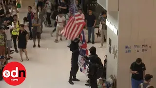 Bizarre Moment Hong Kong Protestors Sing US National Anthem