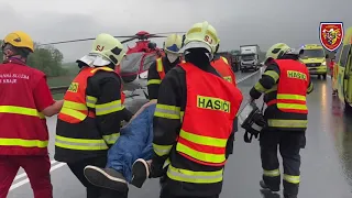 13.5.2021 Dopravní nehoda s vyproštěním řidiče u Starého Jičína | HZS MSK