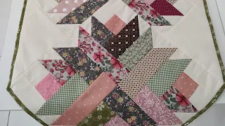 Caminho de mesa Tulipas  #patchwork #costuracriativa #decoracao