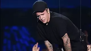 Famous Singers Crying While Performing on Stage Singing Breakdowns 2017