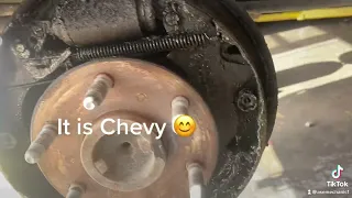 Chevy Silverado/GMC Sierra Rear Brakes|| Wheel cylinder leaking