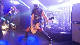 Slash ft. Myles Kennedy & The Conspirators - Slither (Live At The Roxy)