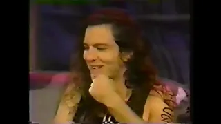 Eddie Vedder and Mike McCready interview at Headbangers Ball 1991