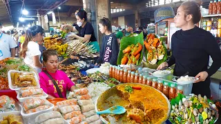 The best food tour for lunch in Central Market - Snacks, Soup, Spring Roll, Seafood, Noodle & More