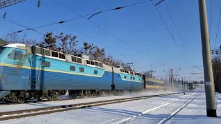 Електровоз ЧС8-019 з поїздом IC 749 Київ-Івано-Франківськ/Відень/Вроцлав