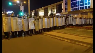 «Самый жесткий разгон протестующих в истории страны»: пойдет ли Лукашенко на уступки оппозиции