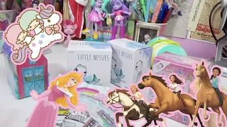 Blind Bag (non) WeekEnd ! - Sanrio x Kid Robot / Vinyl Toys / Spirit Riding Free & Disney