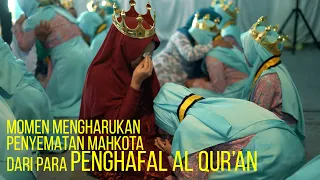 Mengharukan ! Wisuda Tahfidz Al Qur'an 30 juz memberikan mahkota kepada kedua orang tua