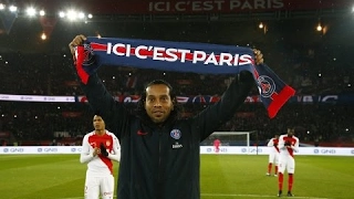 Ronaldinho back in Paris 2017 - New 1018