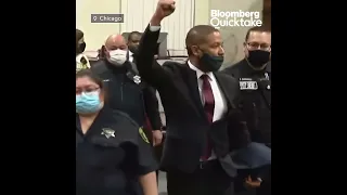 Jussie Smollett Raises Fists, Declares 'I Am Innocent'