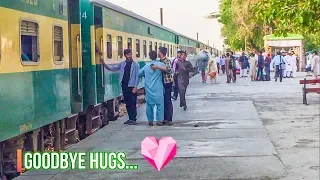 Goodbye Hugs At Kot Lakhpat As Karachi Express Arrives & Departs | Peepal Trees | Pakistan Railways
