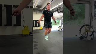 CrossFit double under crossover