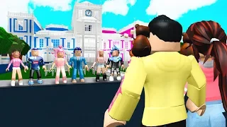 This Server Was COUPLES ONLY.. They Made Us HATE Single People! (Roblox Bloxburg)