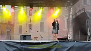 Tango na głos, orkiestrę i jeszcze jeden głos - Zuzanna Gałan