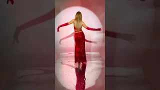 Анна Калашникова в нереально красивом красном платье и образе ❤️✨ Как вам? 😍 Оцените от 1 до 100 💫