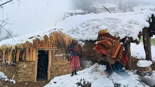 Himalayan village lifestyle || village life in a snowy day || TheVillageNepal