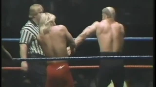 The Road Warriors vs The Fabulous Ones (10/21/1984)