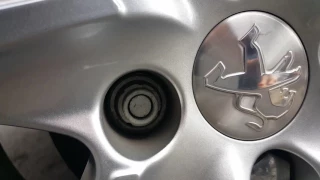 Peugeot 208 locking wheel nut removal