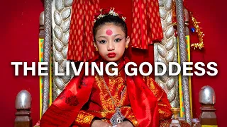 THE LIVING GODDESS OF NEPAL: girl possessed by a deity who can't touch the ground with her feet🇳🇵