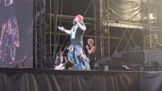 Axl Rose sings Happy Birthday to the Queen - London - 17th June 2017 - Guns N Roses