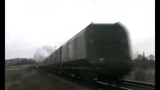 60007 SIR NIGEL GRESLEY PASSING GBRF COAL TRAIN - A CLOSE SHAVE!