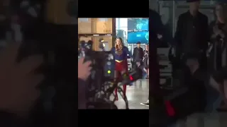 Supergirl learning to fly (Melissa Benoist)