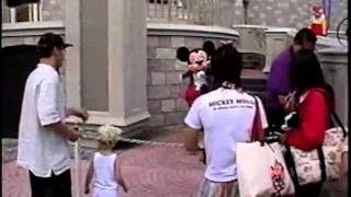 Meeting Mickey 2002-9-30_3