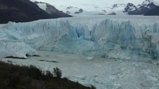 Самая большая глыба льда ледника Перито Морена