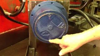 Excavator Final Drive Motor - How To Check Gear Oil Level