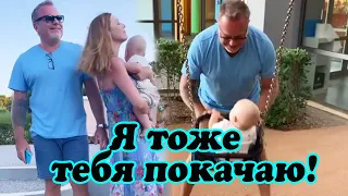 Наталья Подольская с мужем Владимиром Пресняковым и сыновьями отдыхает в Греции
