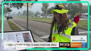 Beautiful People: Crossing guard goes the extra mile to make kids smile