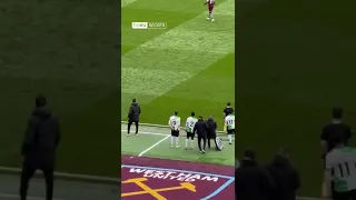 لقطة مشادة محمد صلاح مع يورغن كلوب في مباراة ليفربول و ويستهام 2-2