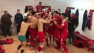 Celebracion la victoria en el vestuario en Torreperogil-3 vs Guadix-0