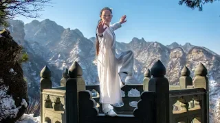 Tai Chi Chuan Master: Stunning Form on Top of Mountain