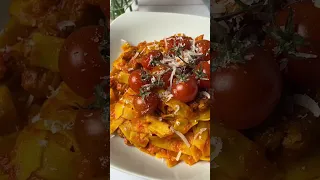 Pappardelle mit Tomate-Paprika Sauce & Erbsenprotein Schnetzel #koro #cooking #dinner #food
