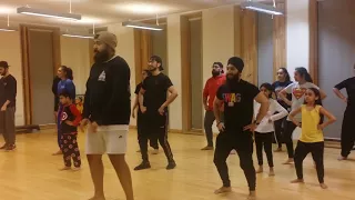 Lakh Laahnta by Ravneet Singh - wolves bhangra academy