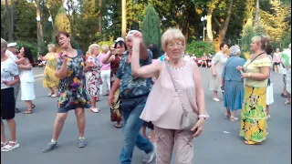 Харьков,танцы в парке Горького,"Червона рута".