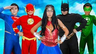 Justice League Finger Family | Finger Family Fun House | WigglePop