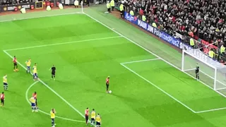 Paul Pogba misses penalty against Southampton