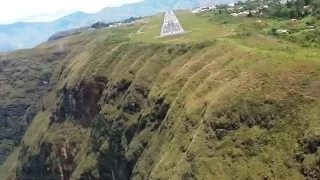 Most Dangerous Landing in Colombia - Cockpit View [HD 1080p]