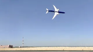 Boeing 777 Flies Upside Down