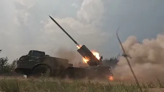 BM-27 Uragan (ros. БМ-27 Ураган kod GRAU 9K57) – artyleria rakietowa. Technika wojskowa z bliska.