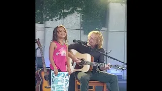 ms unicorn got to go on stage with the real trey!!