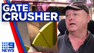 Man who uses wheelchair trapped in Melbourne train station gate | 9 News Australia