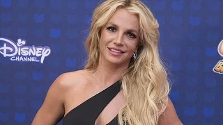 Britney Spears Receives First Icon Award at 2017 Radio Disney Music Awards