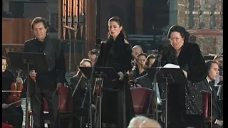 Montserrat Caballé: Stille Nacht (con Albano y Montserrat Martí) Milano. 1999.