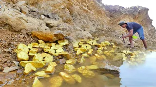 Wow Amazing! I found million $$ dollar of gold treasure under stone at mountain, mining exciting