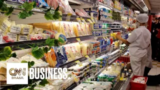 Alimentos ajudaram a puxar inflação para baixo em setembro, diz economista | LIVE CNN
