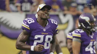 NFL running back Adrian Peterson removed from Houston-bound flight, arrested