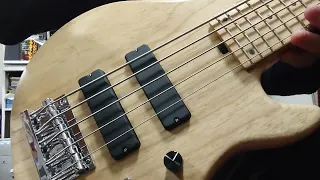 Sadowsky MasterBuilt and MetroLine 24-Fret Single Cut Bass DEMO